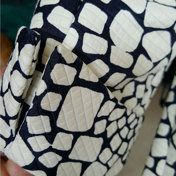 💙⚡🌉CRISP NAVY & WHITE JACKET 🌉⚡💙 - Picture 5 of 6